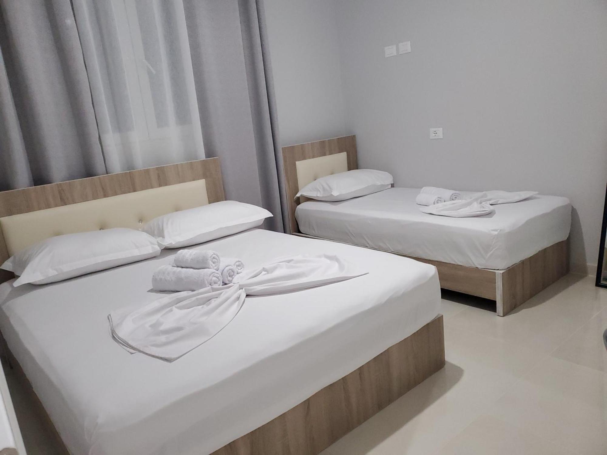 Twins Apartment Përmet Rom bilde